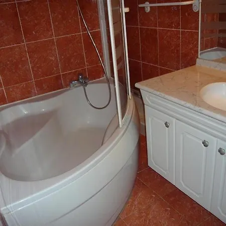 Maison Provencale Avec Piscine, Jardin Et Terrasse, Parking Prive, 4-6 Pers. Au Grau-du-roi - Fr-1-731-95 Le Grau-du-Roi