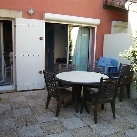 Сasa de vacaciones Maison Provençale Avec Piscine, Jardin Et Terrasse, Parking Privé, 4-6 Pers. Au Grau-du-roi - Fr-1-731-95 Le Grau-du-Roi