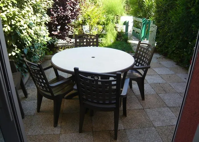 Maison Provencale Avec Piscine, Jardin Et Terrasse, Parking Prive, 4-6 Pers. Au Grau-du-roi - Fr-1-731-95 Feriehus Le Grau-du-Roi