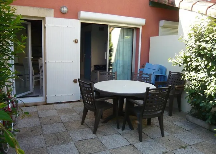 Feriehus Maison Provencale Avec Piscine, Jardin Et Terrasse, Parking Prive, 4-6 Pers. Au Grau-du-roi - Fr-1-731-95 Le Grau-du-Roi